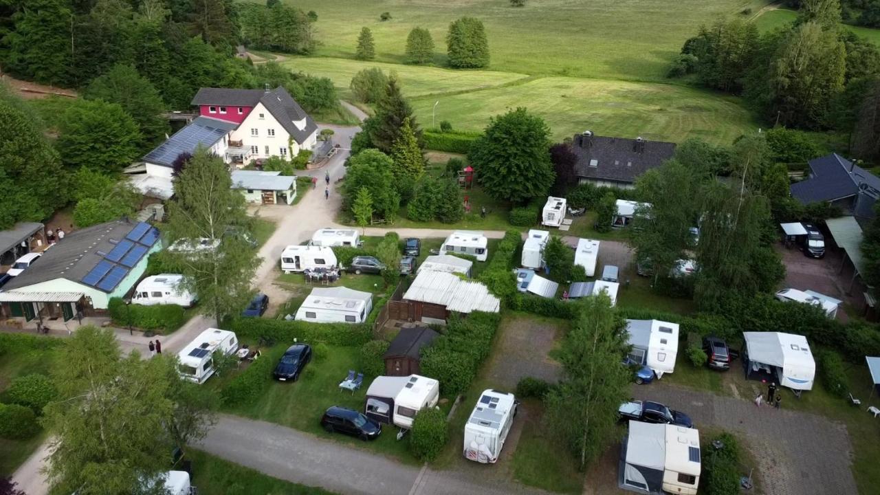 Camping Waldfrieden Сарбург Екстериор снимка